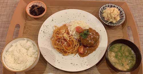 ハンバーグとトマトパスタ
定食	HAMBAGU AND TOMATO PASTA TEISHOKU