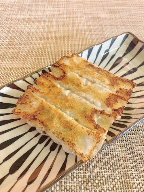 自家製餃子　４Pcs	Home made Gyoza	