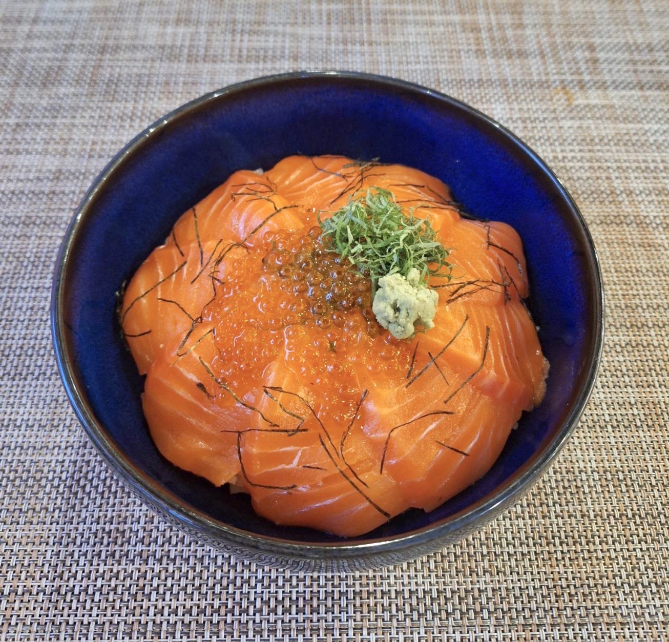 サーモンイクラ丼 SALMON IKURA DON	