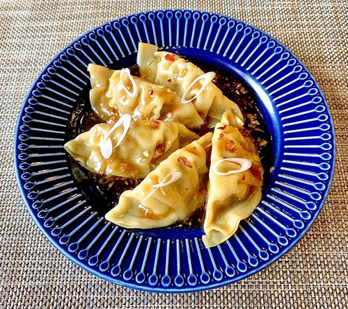 水餃子 Steamed Gyoza