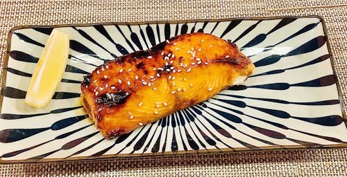 鮭照焼き	
Teriyaki salmon